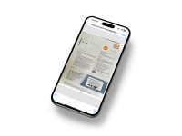 Hand hält Smartphone mit geöffneter App für Dokumentenablage mit integrierter Scanfunktion, Berge im Hintergrund.