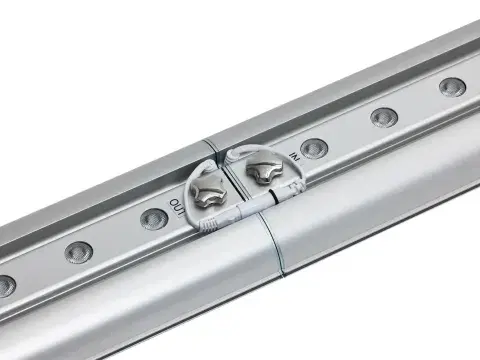 Detailfoto einer verschraubten Aluminium-Profilverbindung für stabile Rahmenkonstruktionen