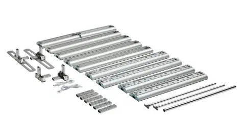 Montageset mit Schienen, Halterungen und Schrauben zur Installation von Monitoren oder Displays