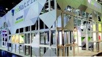 beMatrix Messestand mit modularem Rahmensystem und großflächiger Architektur für Messebau