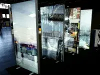 LEDUP LED Displaywände mit mehreren beleuchteten Elementen im Messestand