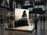 BIG LEDUP PRO LED Display für Mode Messestand mit großformatigem Textilrahmen