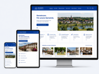 Responsive Website Mockup eines Gemeindeportals auf Smartphone, Tablet und Desktop Monitor