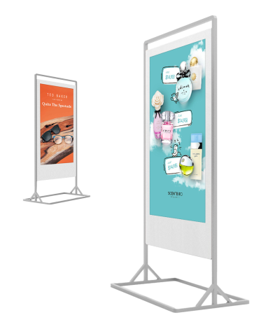 Weißes doppelseitiges Digital Signage Display mit stabilem Standfuß, beidseitig bespielt mit Brillenwerbung und Kosmetikwerbung
